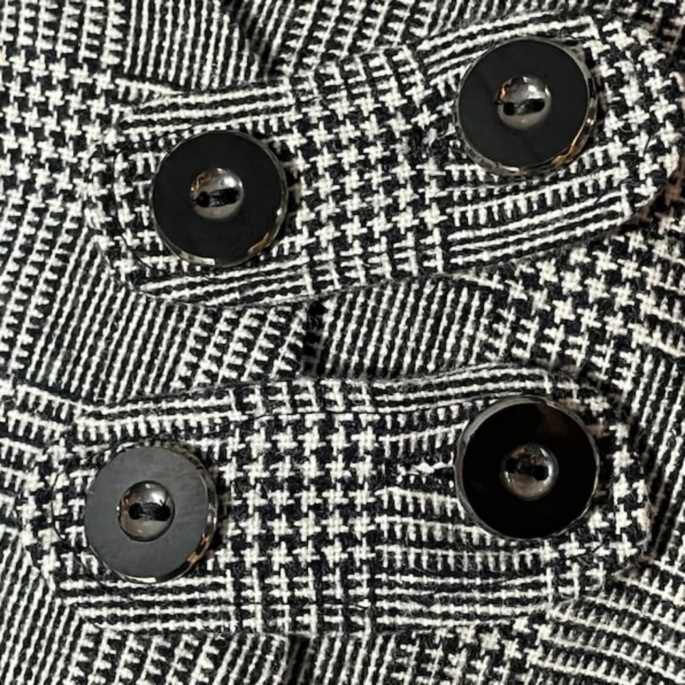 Handmade Herringbone Criss-Cross Cape - Picture 5 of 7